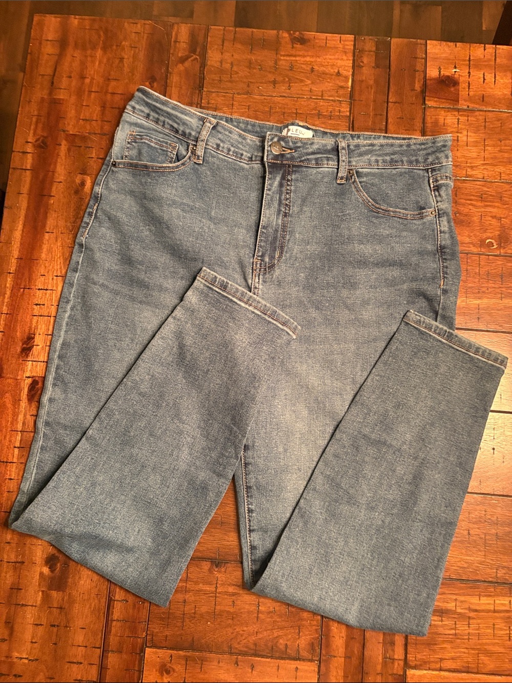 BLeu Classic High-Waist Women’s Jeans - Light Blue Straight size 16